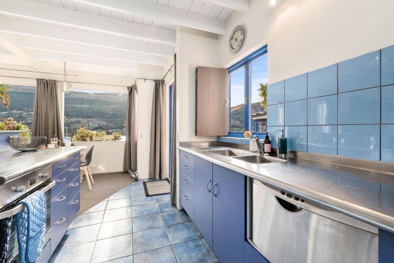 Sunny Lakeview Villa Queenstown Exterior foto